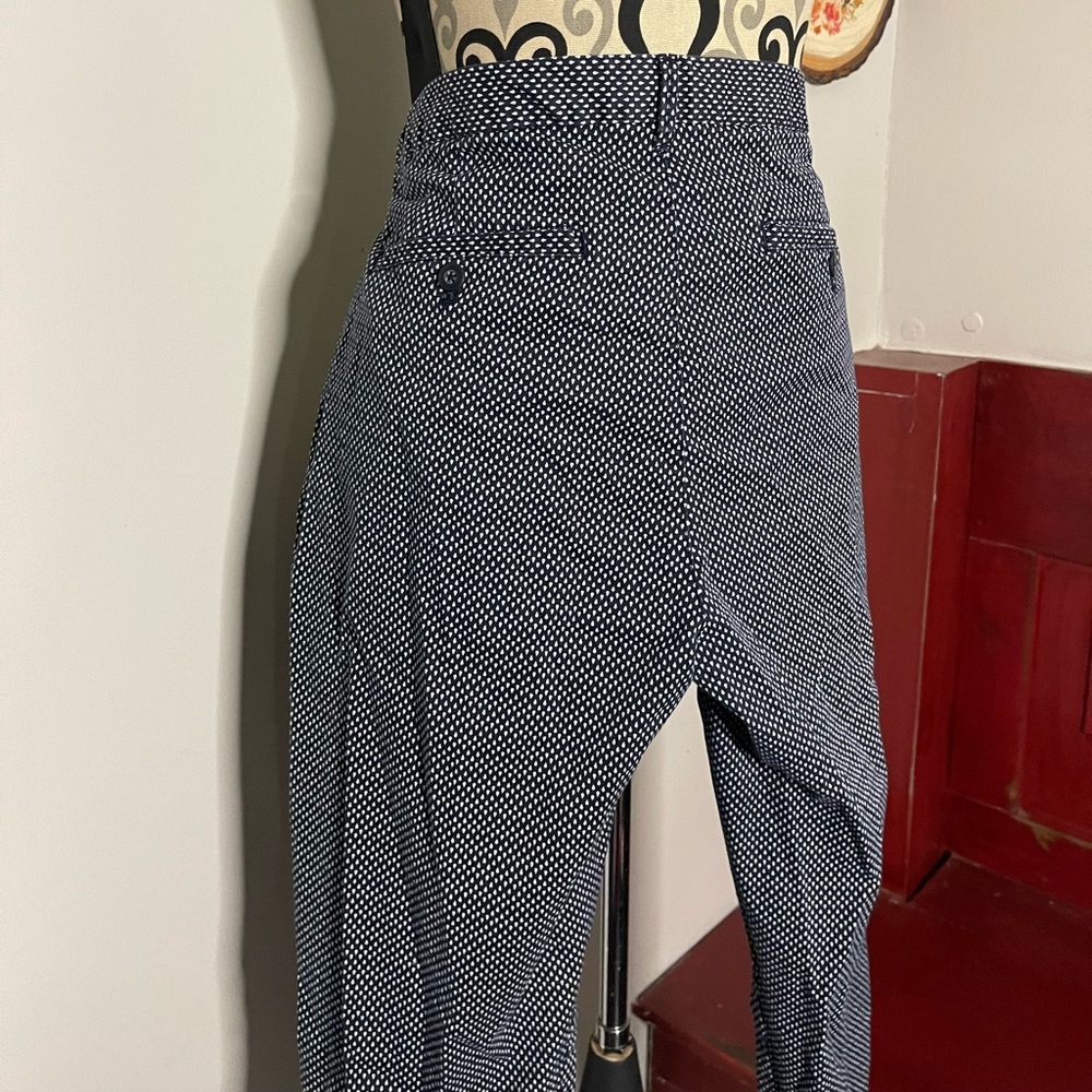 Khakis by Gap - Picture 4 of 10